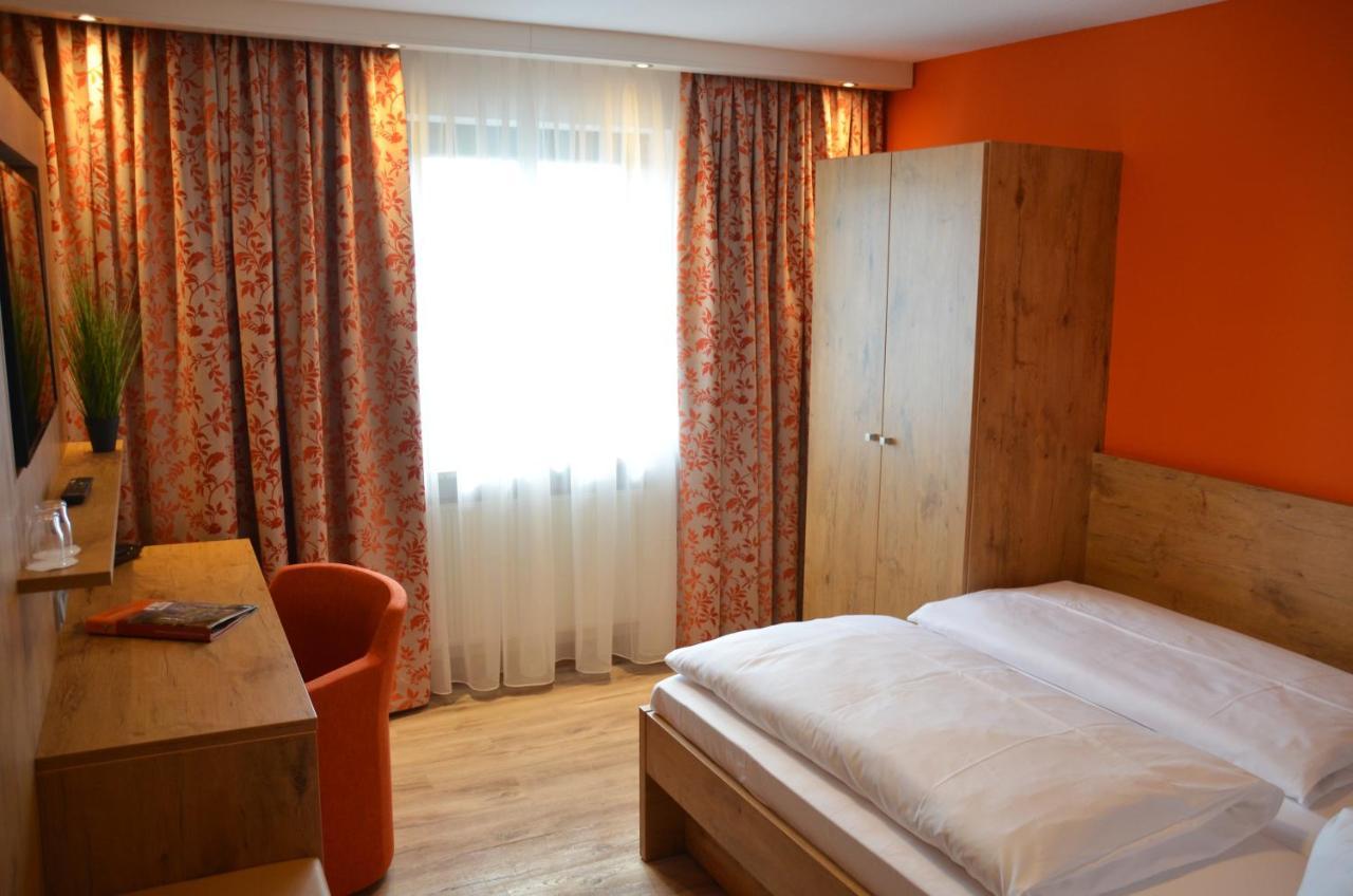 Hotel Bergwirt Herrieden Buitenkant foto