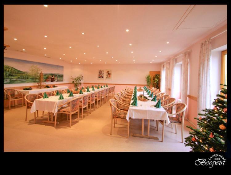 Hotel Bergwirt Herrieden Buitenkant foto